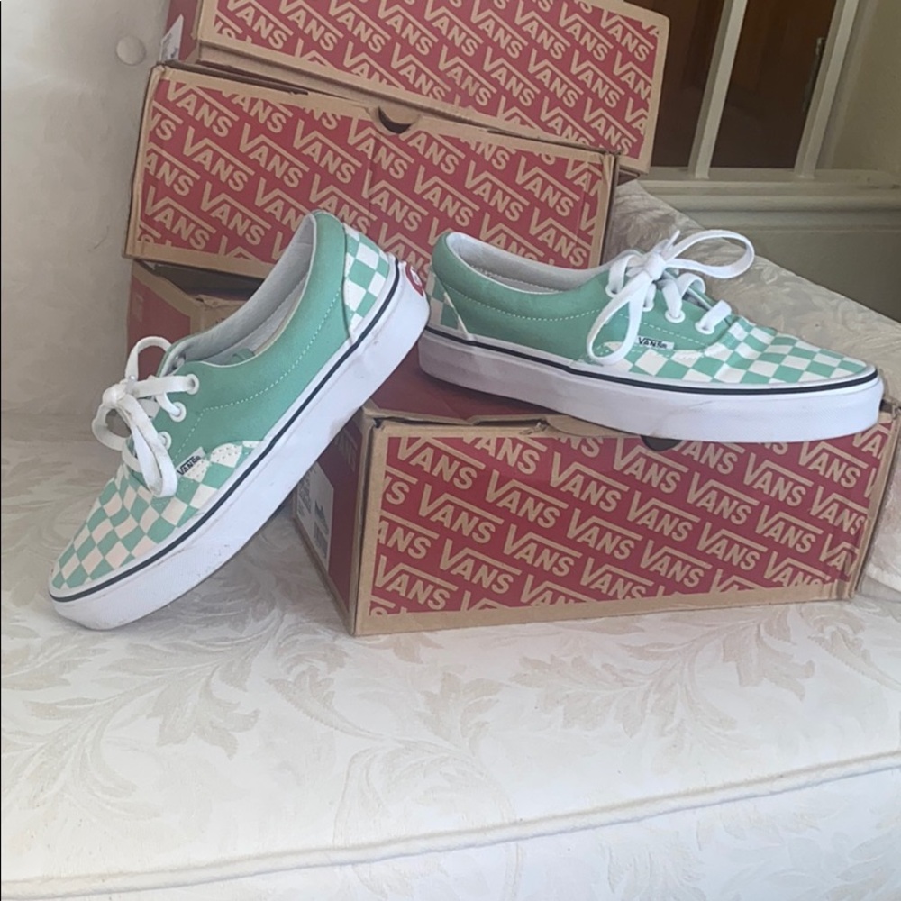Vans green checkerboard era skate shoes 6